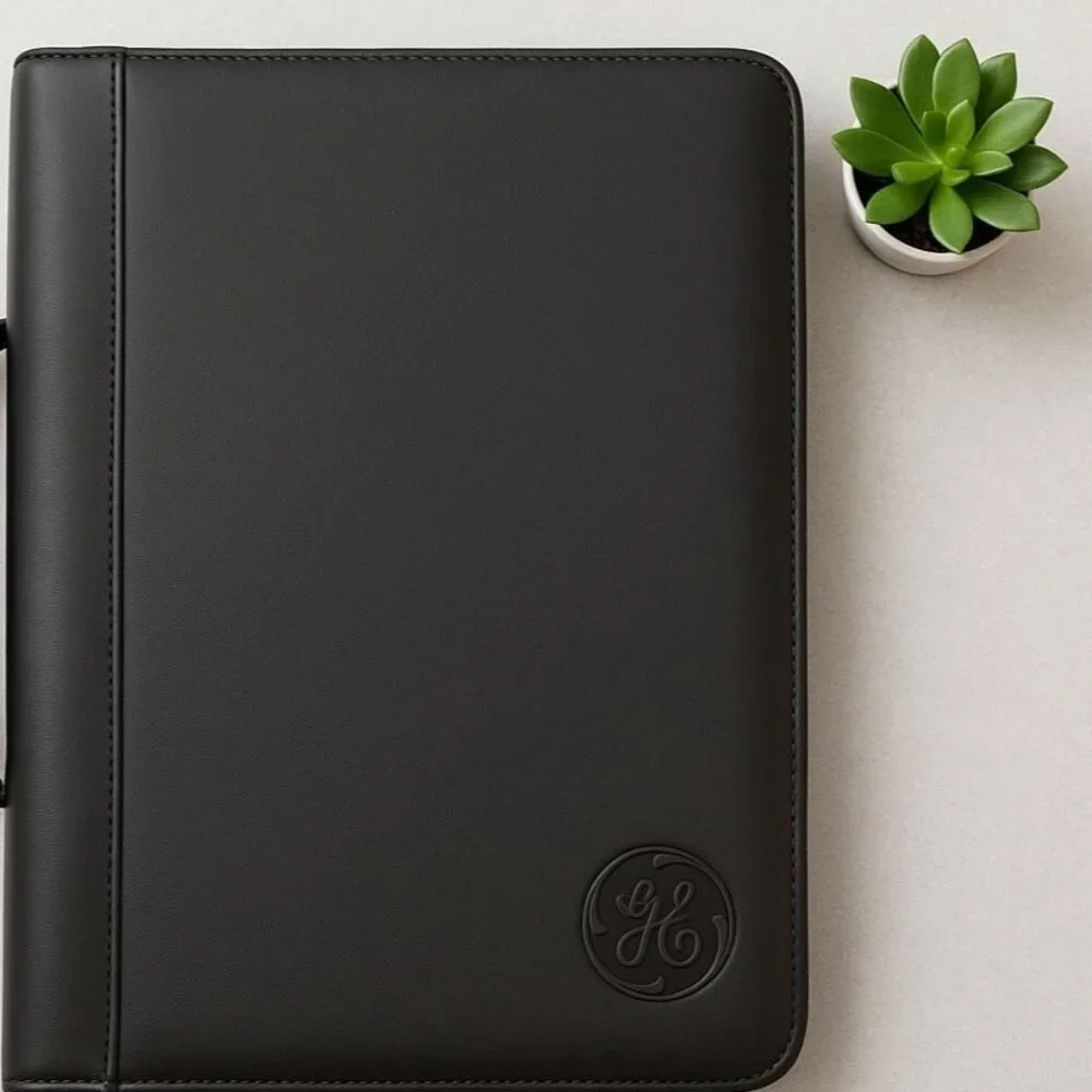 Canyon Outback Pebbled Leather Portfolio Zippered 3 Ring Binder Black GE Embosse